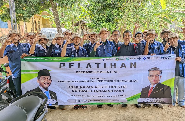 Pelatihan Agroporestry di Gunung Jawa Strategi Baru bagi Petani Kopi di Karangkancana