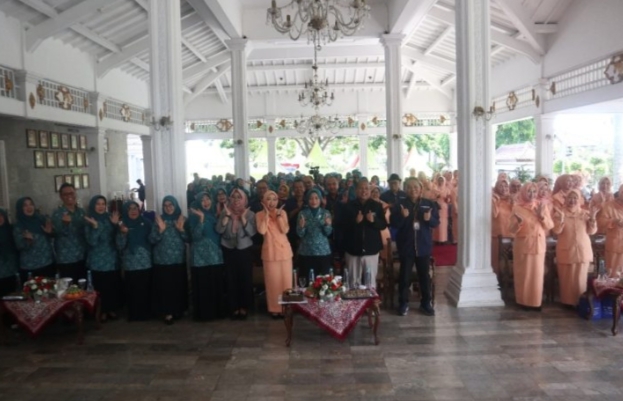 PKK dan DWP Kuningan Kolaborasi Gelar Literasi Keuangan untuk Perempuan: “Bijak Finansial, Aman Digital”