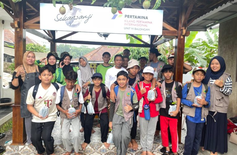 Antusias Siswa Sekolah Alam Bambu Item (SABIT) Bogor di Kopi Sekarwangi