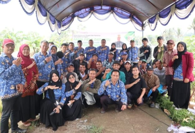 Bukan Lagi Soal Lahan Luas: Sekolah Lapang Tematik Ubah Cara Pandang Petani Kuningan Menuju Pertanian Cerdas