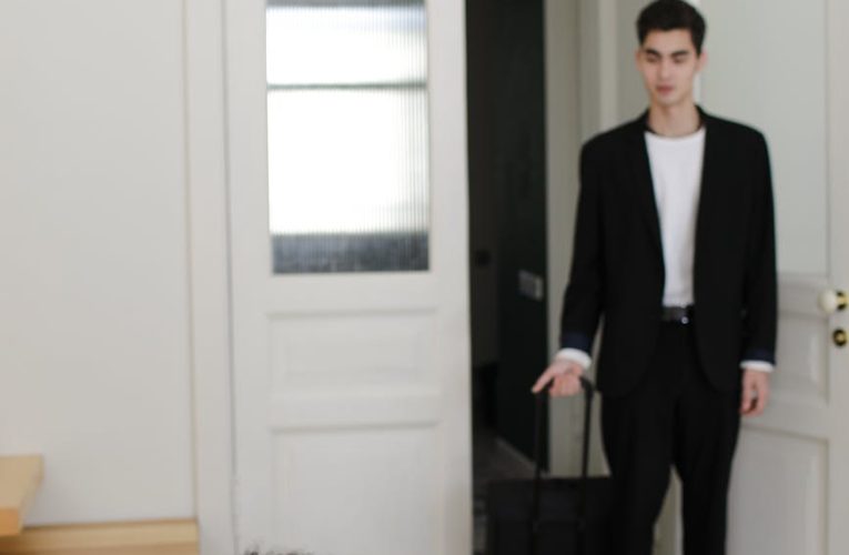 Membangun Pikiran Positif Setelah Dikhianati, Saat Memilih Bertahan Demi Keluarga