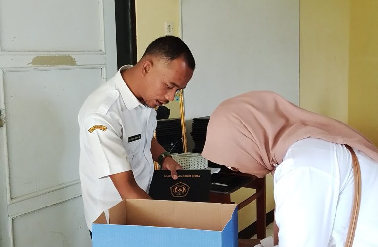 Ketika Ayah Mengambil Rapor, Gerakan Kecil dengan Dampak Besar bagi Masa Depan Anak