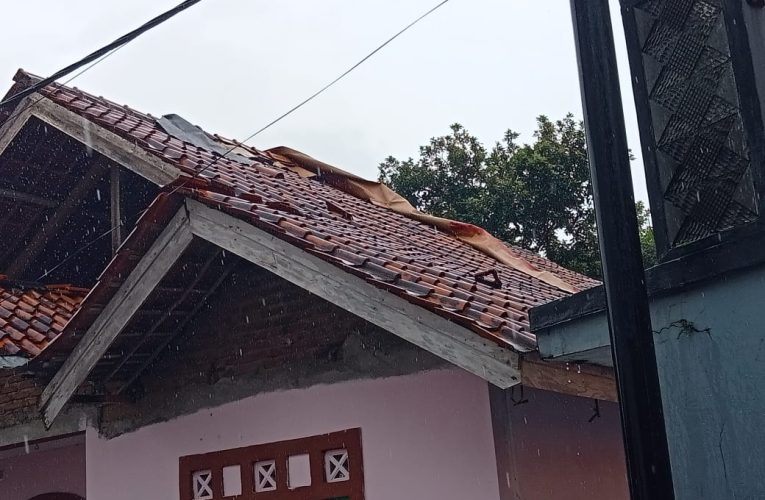 Hujan Lebat dan Angin Kencang Mengguncang Kuningan,  Ancaman Nyata Cuaca Ekstrem di Tengah Krisis Iklim