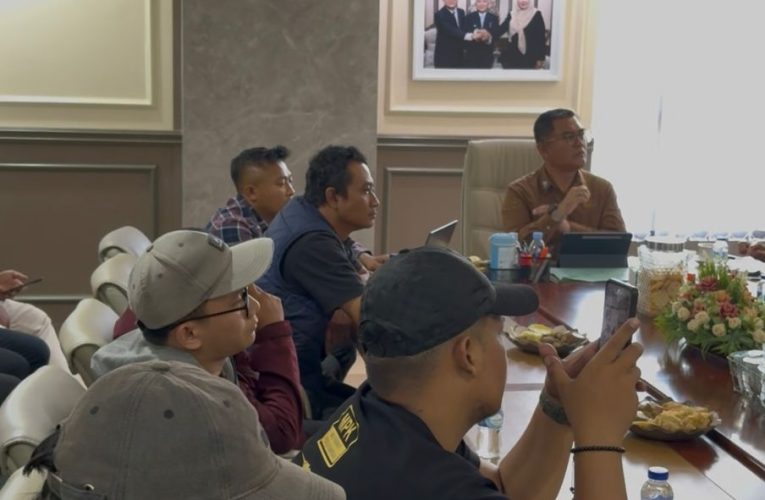 Sikapi Banjir Palutungan, Sekda Kuningan dan Elemen Masyarakat Bahas Pembenahan Drainase Kaki Gunung Ciremai