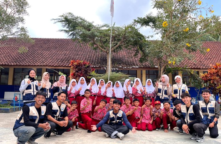 Tingkatkan Minat Belajar Siswa, Mahasiswa KKN UM Kuningan Desa Jamberama Sosialisasikan Proker Edukasi di SDN Jamberama