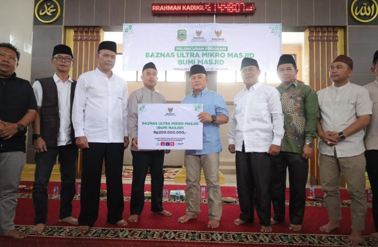 Putus Lingkaran Judol dan Pinjol Ilegal, Pemkab Kuningan & BAZNAS Salurkan Bantuan ‘BUMI MASJID’ Tanpa Bunga