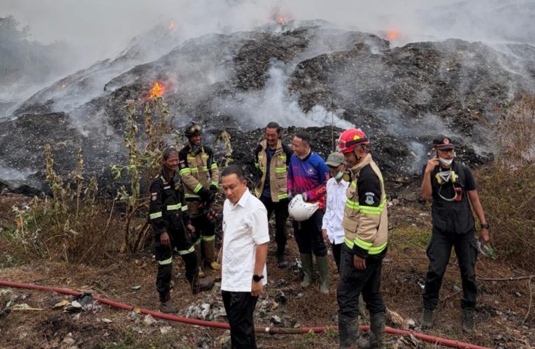 Aksi Cepat Tanggap Kebakaran TPSA Ciniru, Bupati Kuningan Siapkan Sekat Bakar hingga Dapur Lapangan