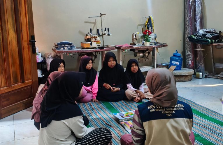 Atasi Ketergantungan Gadget, Mahasiswa KKN UM Kuningan Luncurkan Program Gerbang Ilmu untuk Anak-anak Desa Jamberama