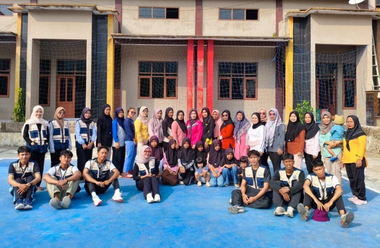 Guncang Minggu Pagi, Program GESITA KKN UM Kuningan Bakar Semangat Hidup Sehat Ibu-Ibu Desa Jamberama