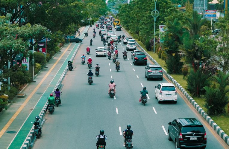 Jalan Raya, Ruang Kita Belajar Etika dan Kesantunan dari Aspal yang Sama