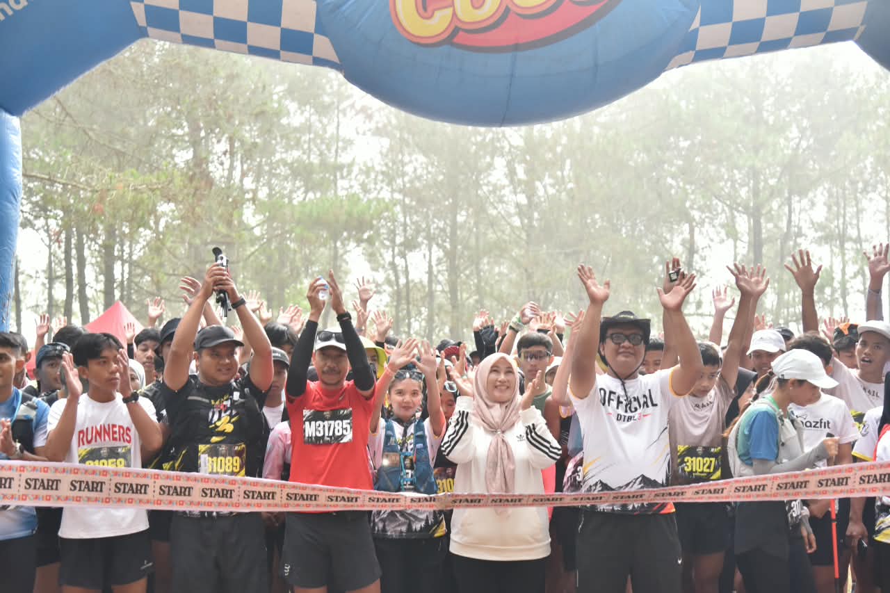 Lari Lintas Alam di Kaki Ciremai, Wabup Tuti Andriani Buka DTBL 3 Trail Run 2026 di Talaga Surian