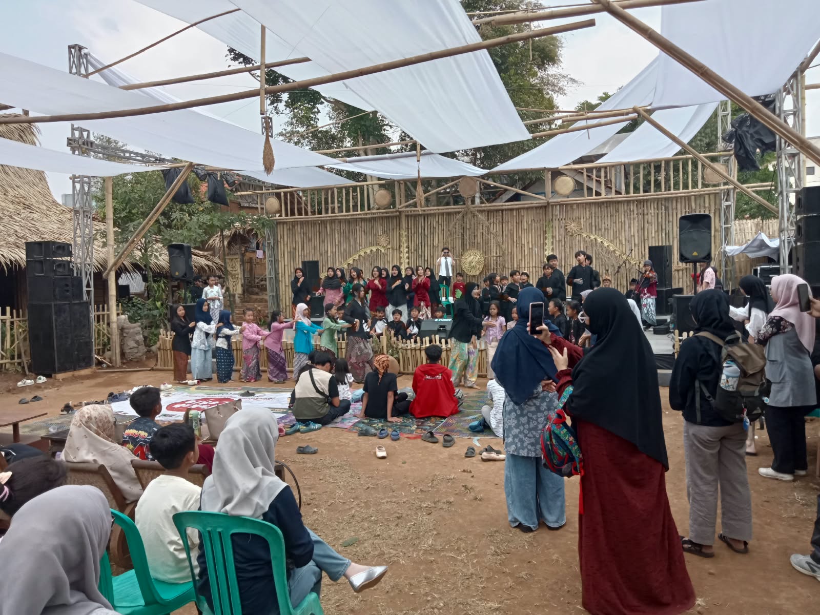 Semarak Milangkala Kopi Hawu Ke-6, Festival Kaulinan Barudak Sukses Pikat Anak-Anak Lewat Edukasi Rupiah hingga Kreasi Barang Bekas